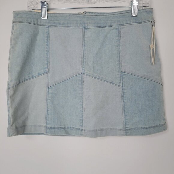 Alter’d State Denim Light Wash Patchwork Mini Skirt Size Medium - NWOT - Picture 1 of 10